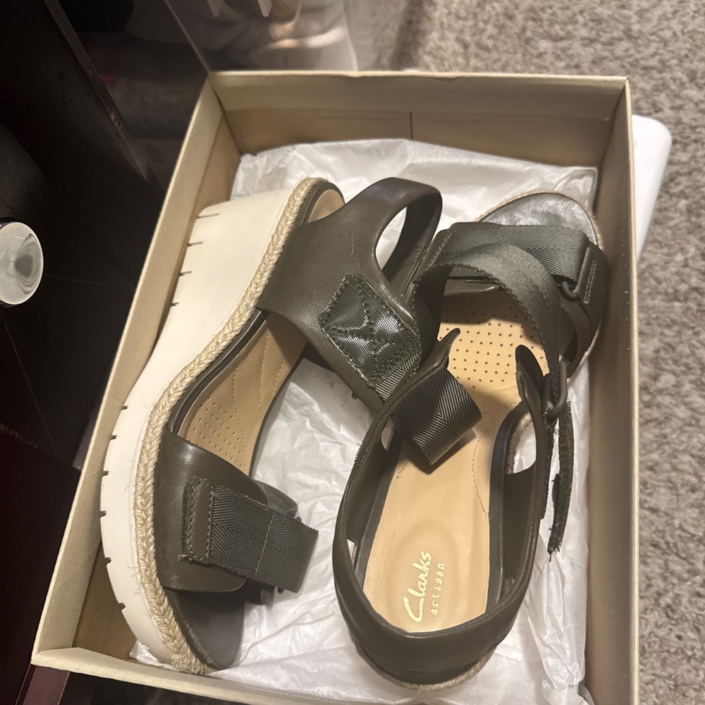 Clarks Women's Dark Green Sandals